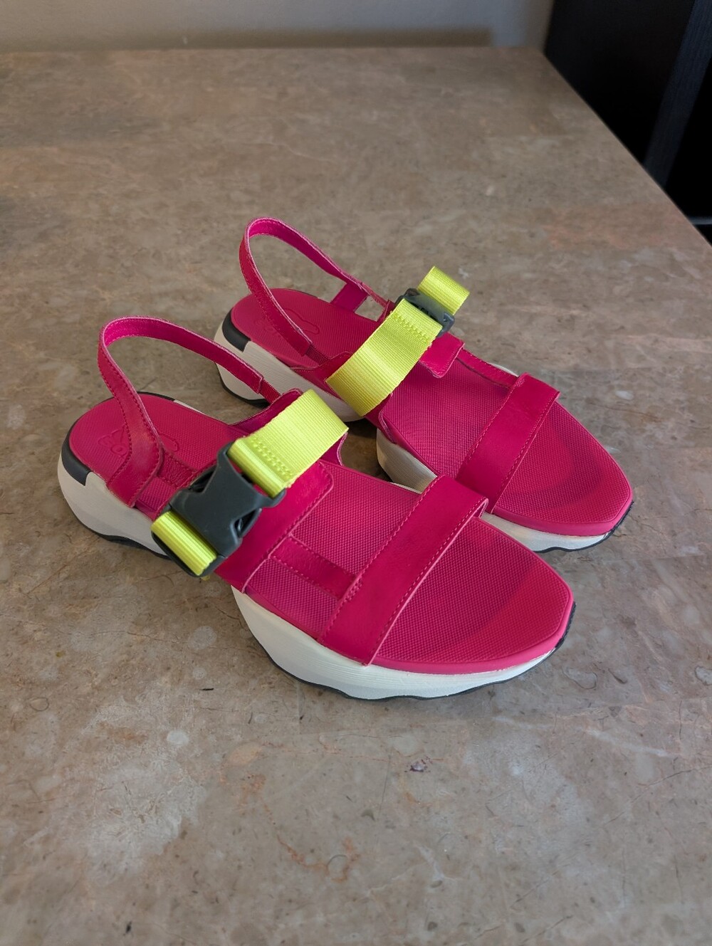Sorel Kinetic Impact Sling Leather Sandals Pink Yellow Sandals Women's Size 7.5